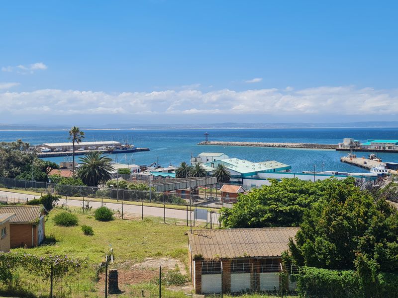 Stunning 3-Bedroom Double-Story Apartment with Spectacular Harbour Views - Photo 2