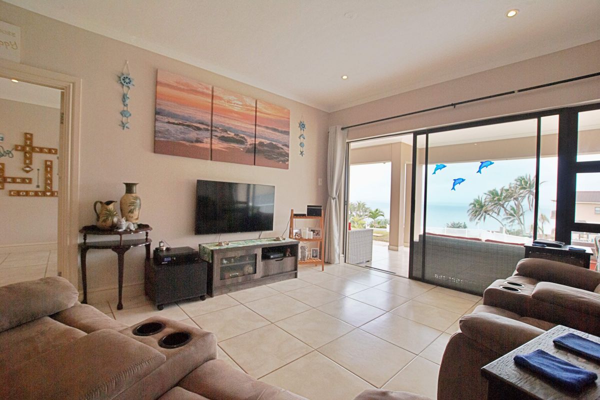 For Sale: 3-Bedroom Coastal Escape with Panoramic Sea Views - Photo 2