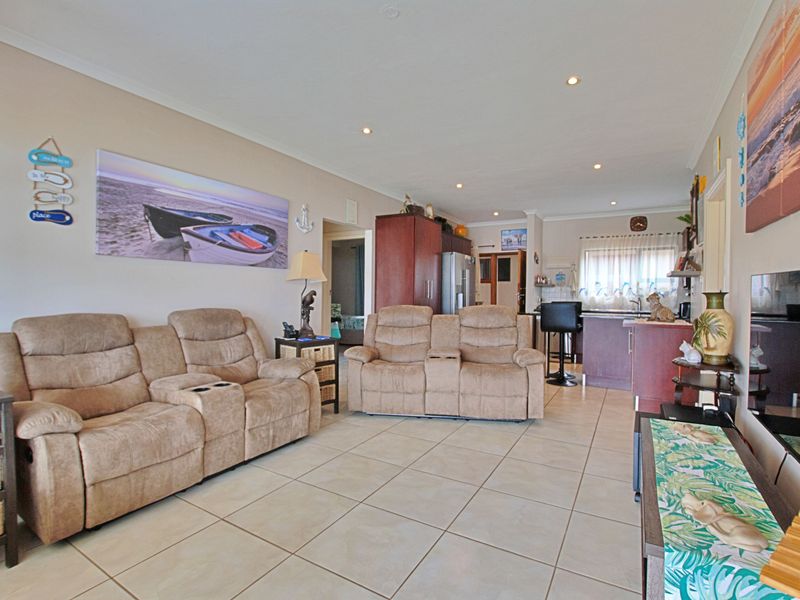 For Sale: 3-Bedroom Coastal Escape with Panoramic Sea Views - Photo 5