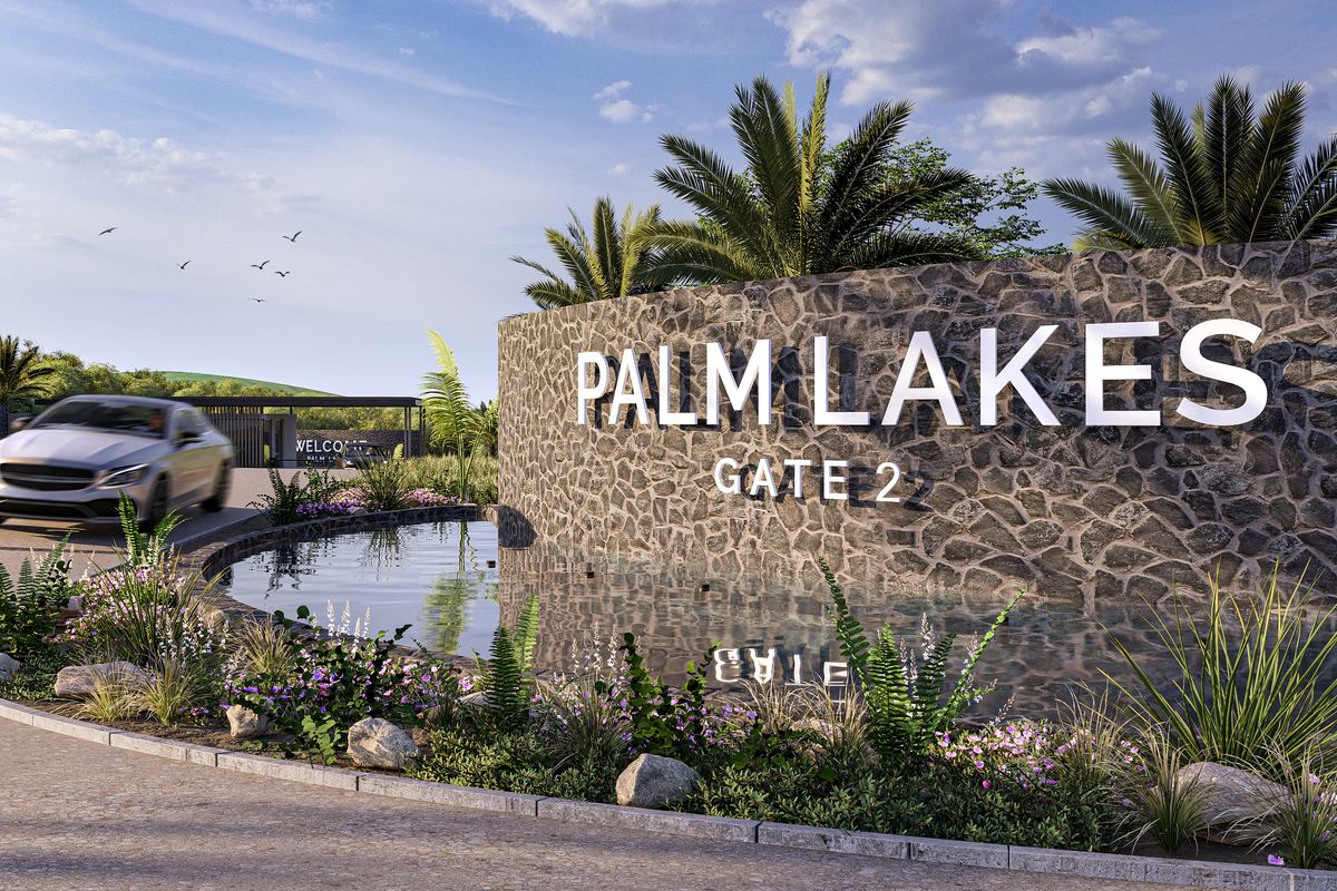 ** Beautiful Townhouse on Secure Estate ** - Photo 5