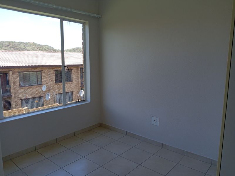 2 bedroom townhouse to rent in Meredale - Photo 7