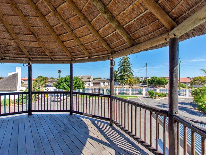 Coastal Comfort in a Secure Complex – Fully Furnished & Just 300m from the Beach - Photo 2