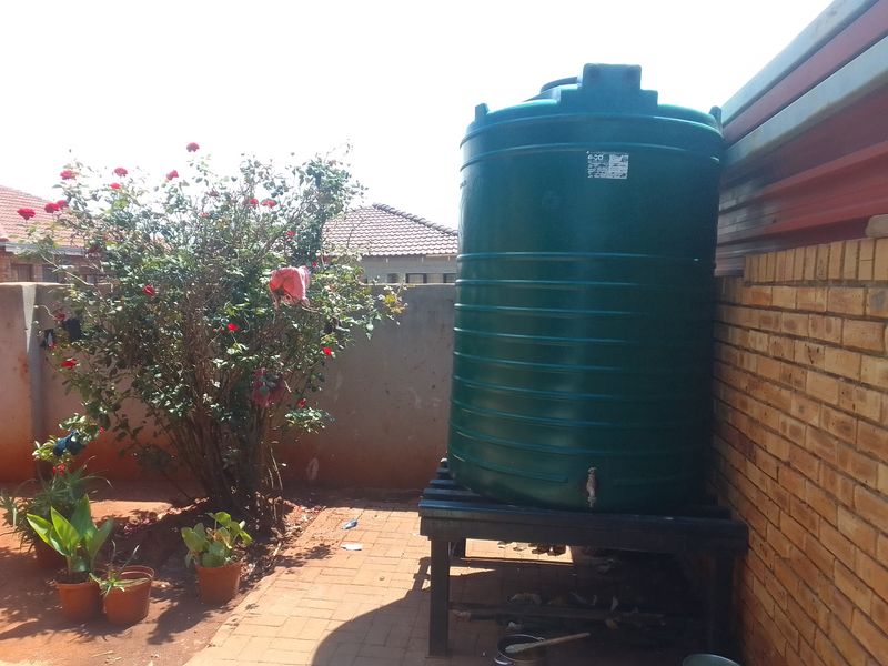 Turnkey, Newly Renovated Home Ready for Your Family - Photo 10