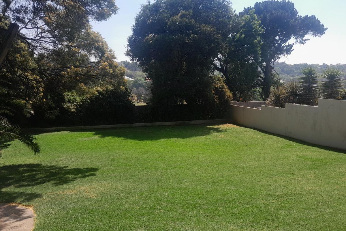 Spacious family home in secure Gated community. - Photo 2