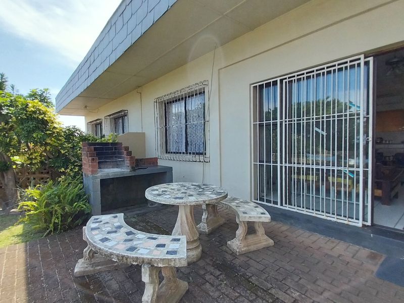 Ground Floor Gem in Secure Manaba Complex – Just Steps from the Beach! - Photo 1