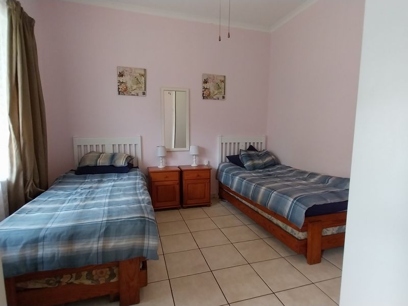 Ground Floor Gem in Secure Manaba Complex – Just Steps from the Beach! - Photo 7