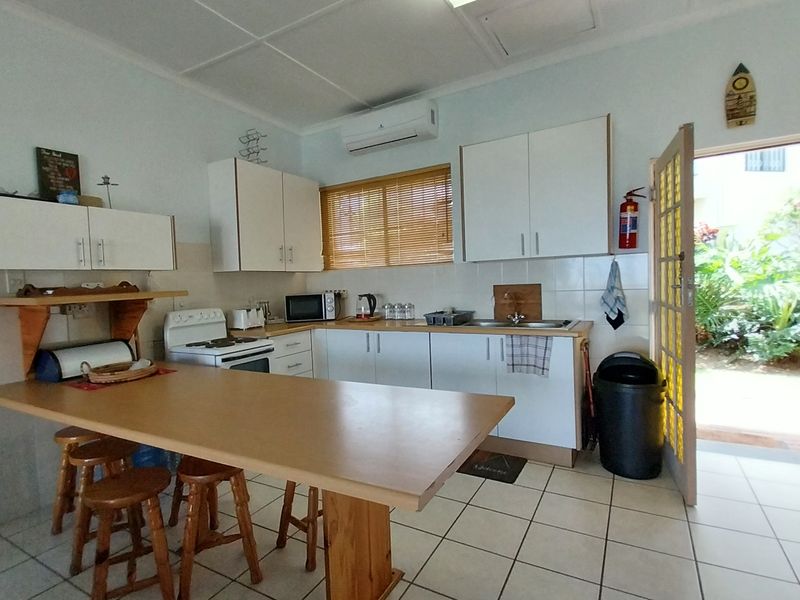 Ground Floor Gem in Secure Manaba Complex – Just Steps from the Beach! - Photo 3