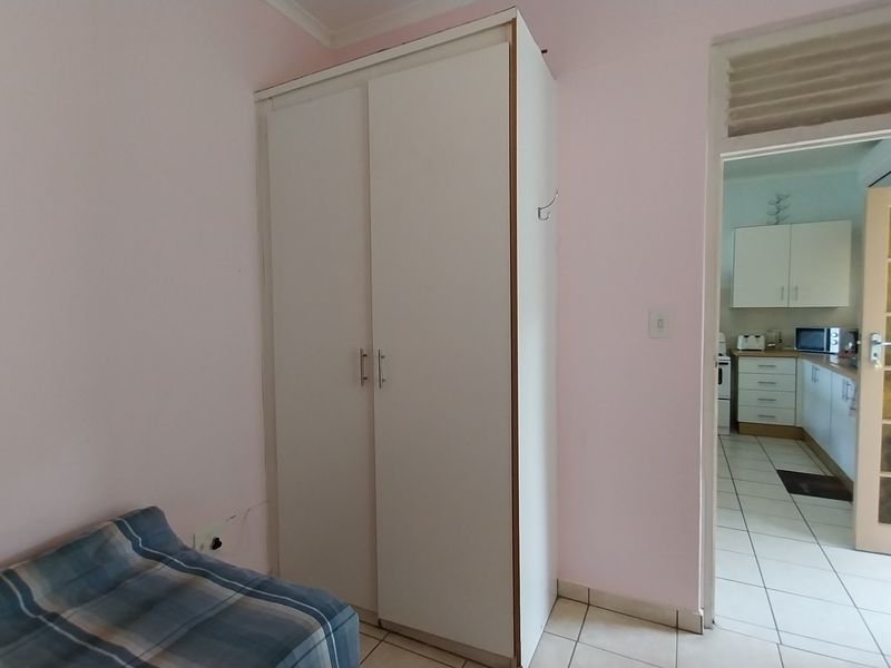 Ground Floor Gem in Secure Manaba Complex – Just Steps from the Beach! - Photo 8