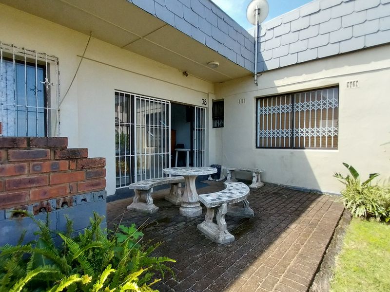 Ground Floor Gem in Secure Manaba Complex – Just Steps from the Beach! - Photo 9