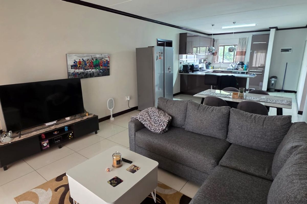 This stunning 2-bedroom, 2-bathroom ground-floor luxury home at Walford Estate offers modern living - Photo 3