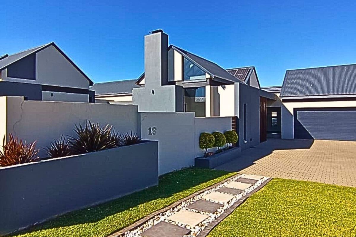 Modern 4-Bedroom Home for Sale in Midstream Meadows - Photo 2