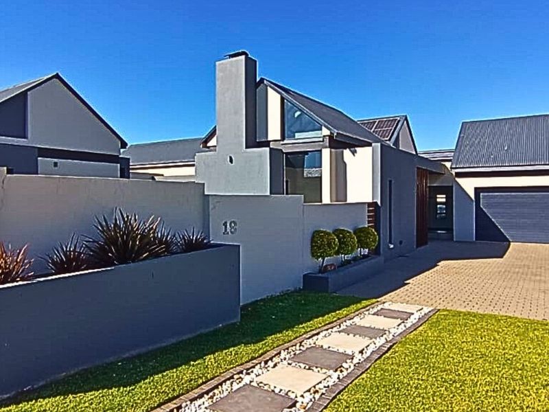 Modern 4-Bedroom Home for Sale in Midstream Meadows - Photo 2