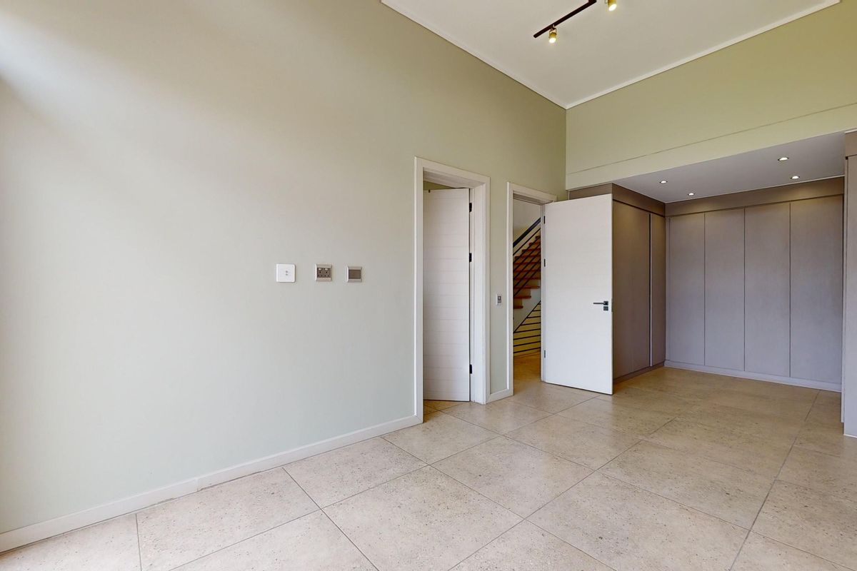 INVESTORS! Tenanted unit for sale in sought after Ebotse! - Photo 3