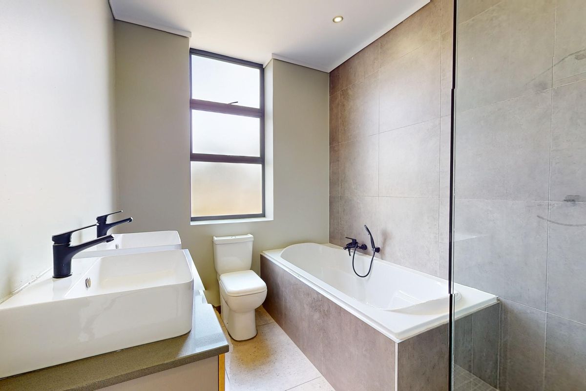 INVESTORS! Tenanted unit for sale in sought after Ebotse! - Photo 4