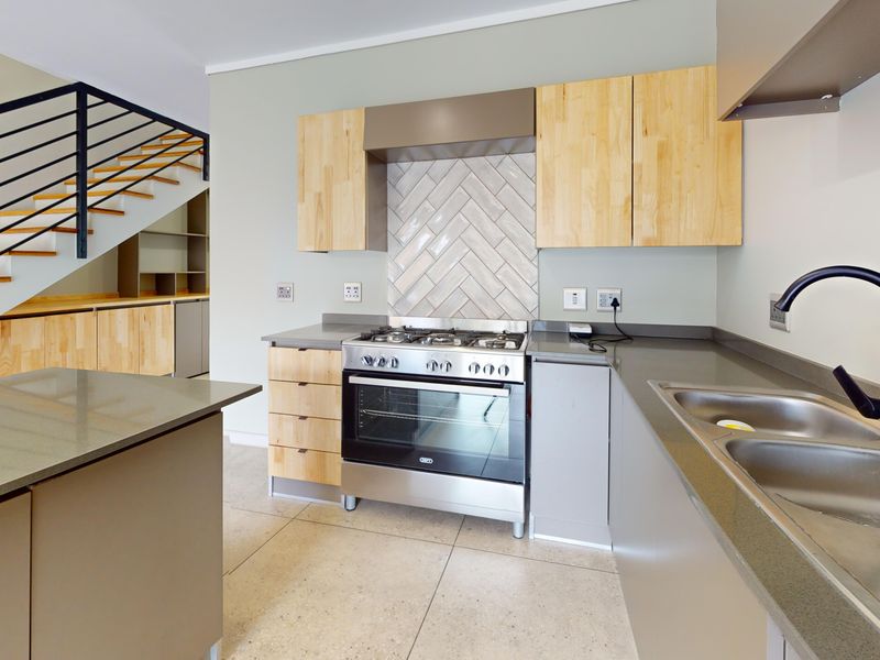 INVESTORS! Tenanted unit for sale in sought after Ebotse! - Photo 2