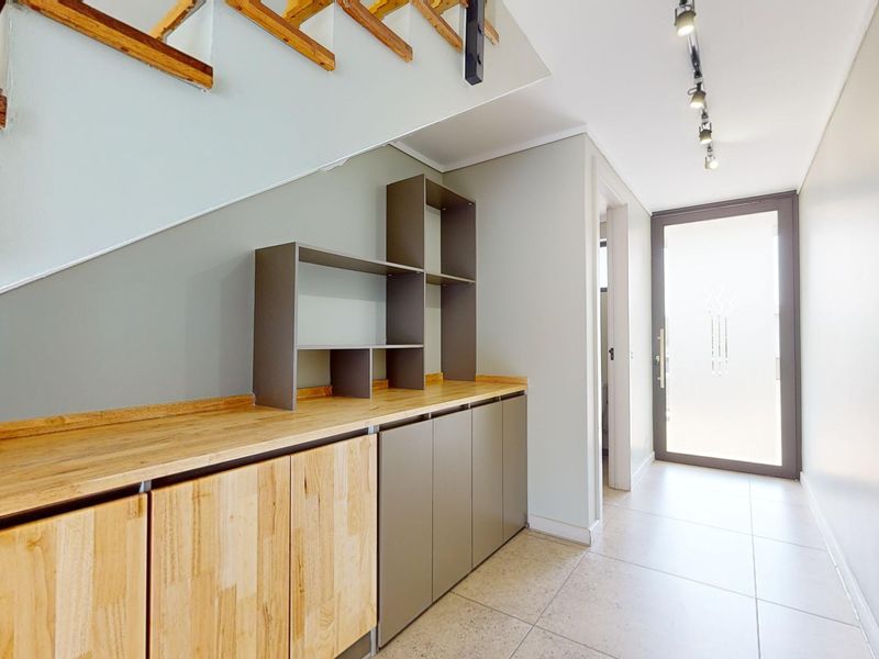 INVESTORS! Tenanted unit for sale in sought after Ebotse! - Photo 8