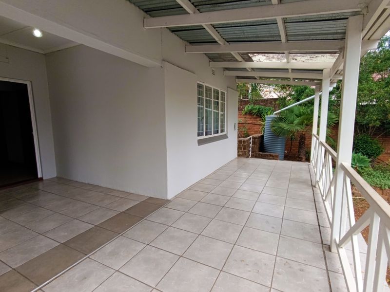 Spacious Family Home with Income Potential & Flatlet in the Heart of the Moot - Photo 3