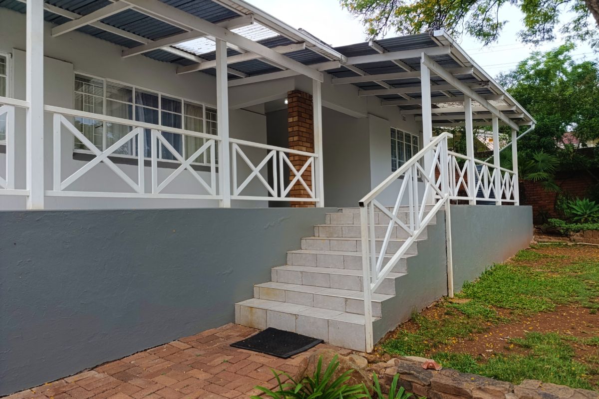 Spacious Family Home with Income Potential & Flatlet in the Heart of the Moot - Photo 2