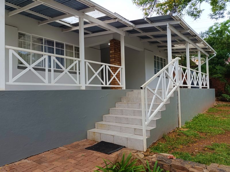 Spacious Family Home with Income Potential & Flatlet in the Heart of the Moot - Photo 2