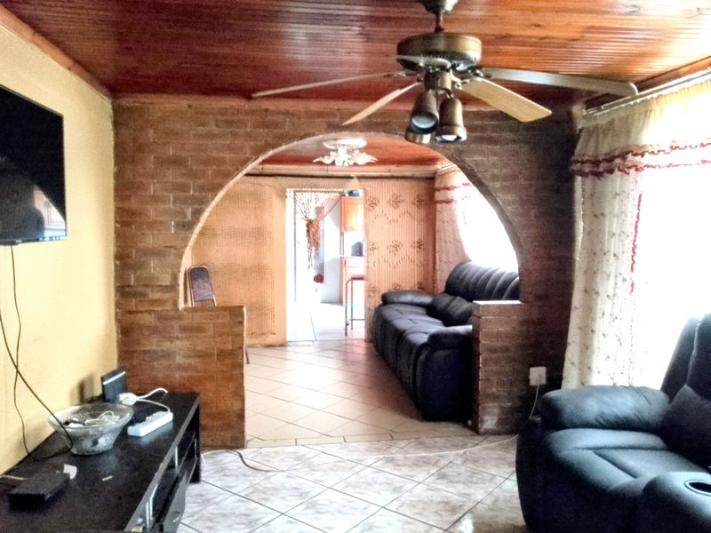 Own your own home whilst generating income - Photo 4