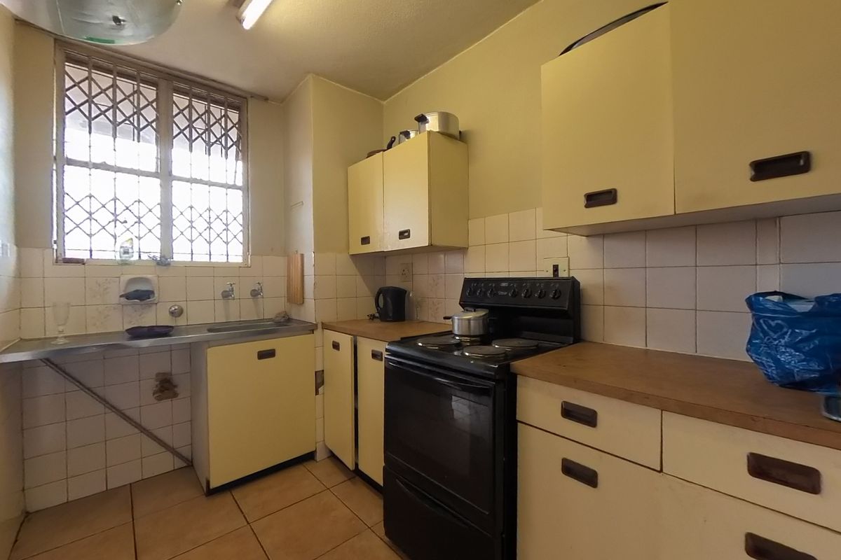 Stunning 2-Bedroom Flat In Pretoria Central—ideal location, great amenities and great value - Photo 5