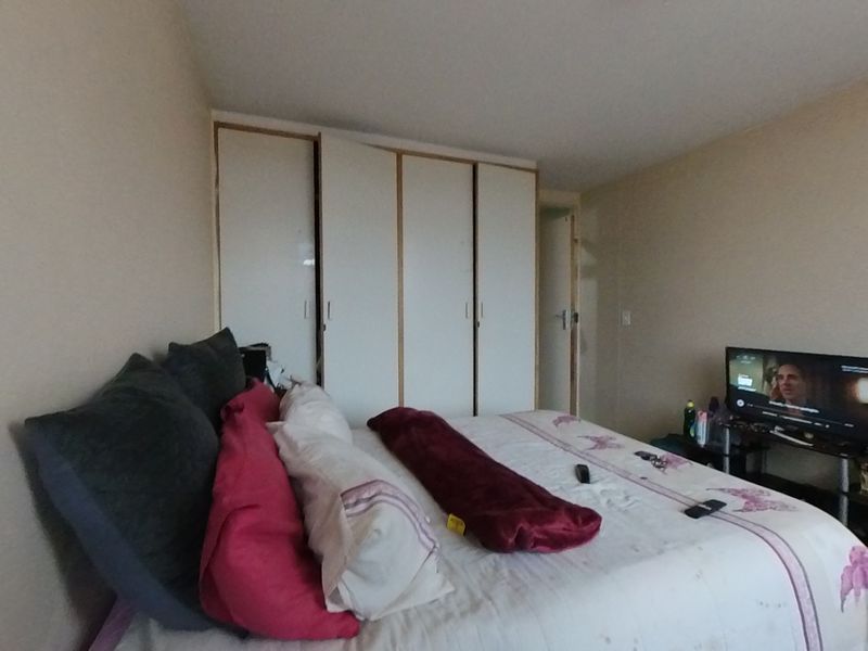 Stunning 2-Bedroom Flat In Pretoria Central—ideal location, great amenities and great value - Photo 10