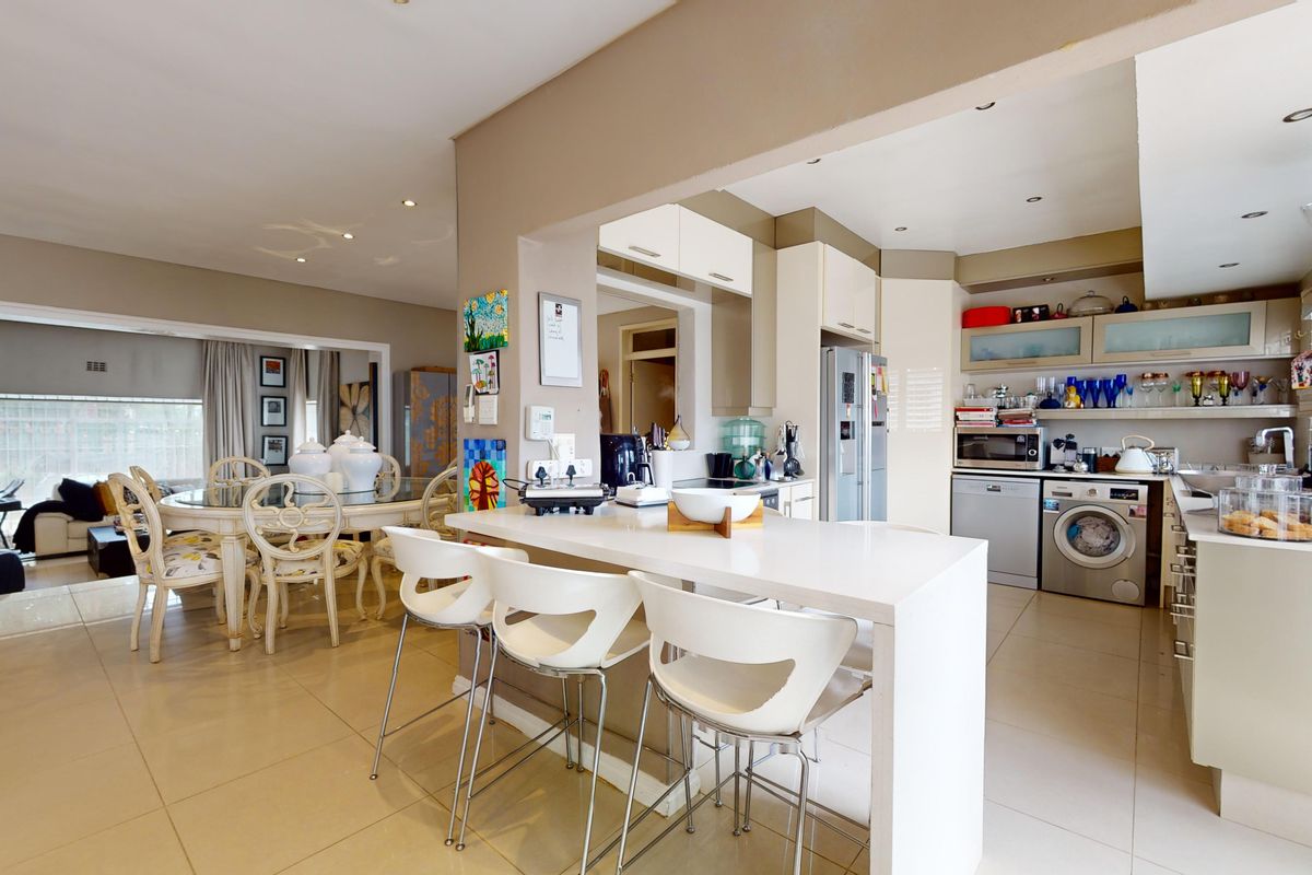 Stunning property in gated community - Dawnview - Photo 3