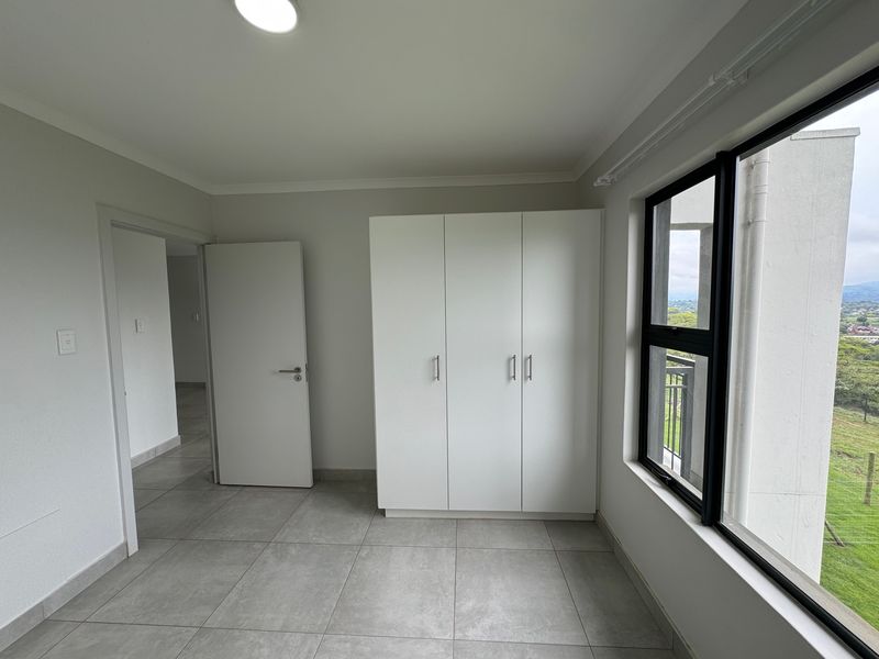 Lovely Two Bedroom Apartment to Let in Hesketh Estate - Photo 9