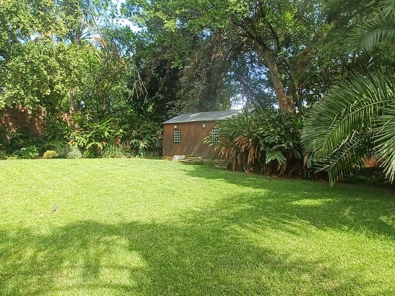 Stunning 4-bedroom home, perfectly located in a picturesque neighborhood - Photo 10