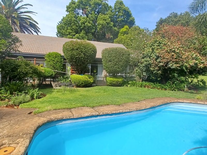 Stunning 4-bedroom home, perfectly located in a picturesque neighborhood - Photo 9