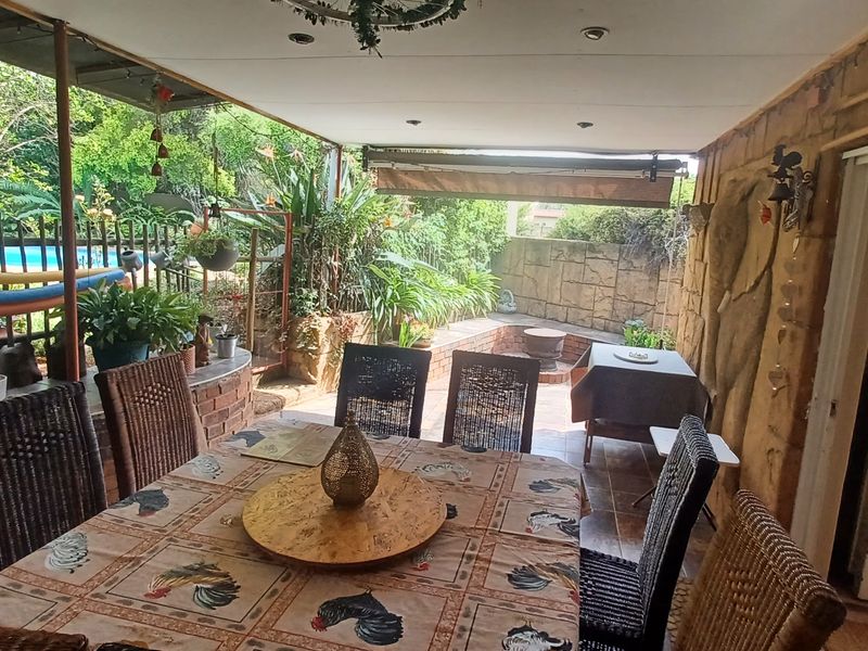 Stunning 4-bedroom home, perfectly located in a picturesque neighborhood - Photo 6