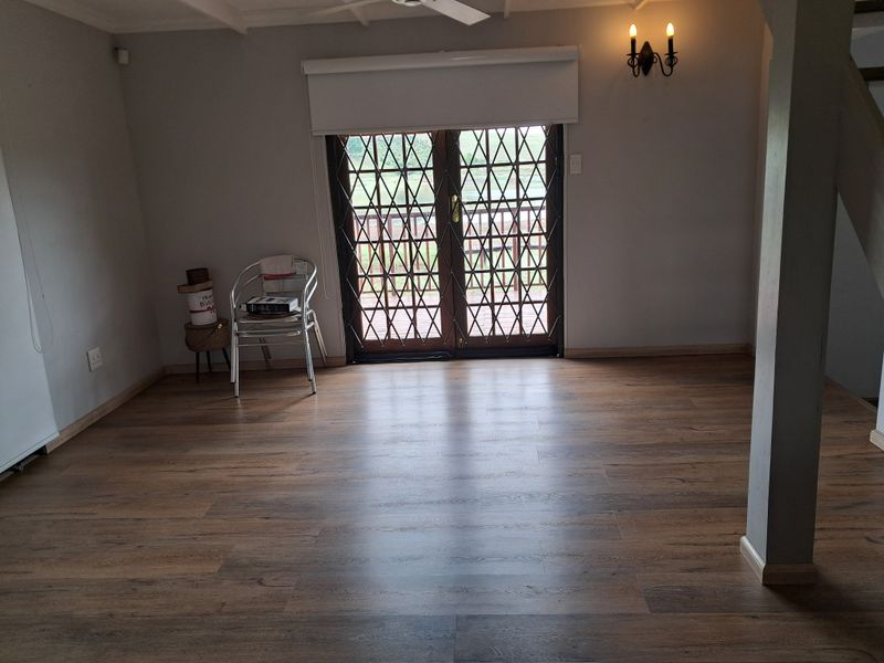 Home in the Peace of the Country - Photo 7