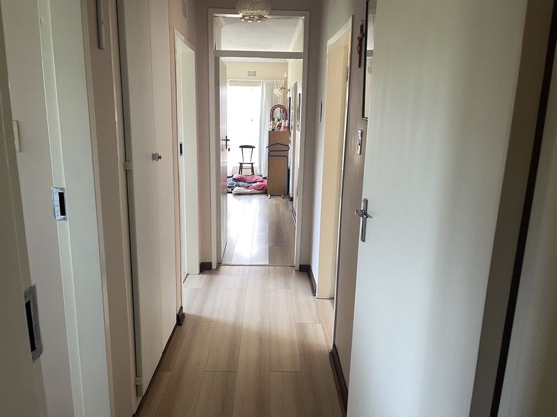 Charming Tudor-Style Family Home in Bruma South - Photo 9