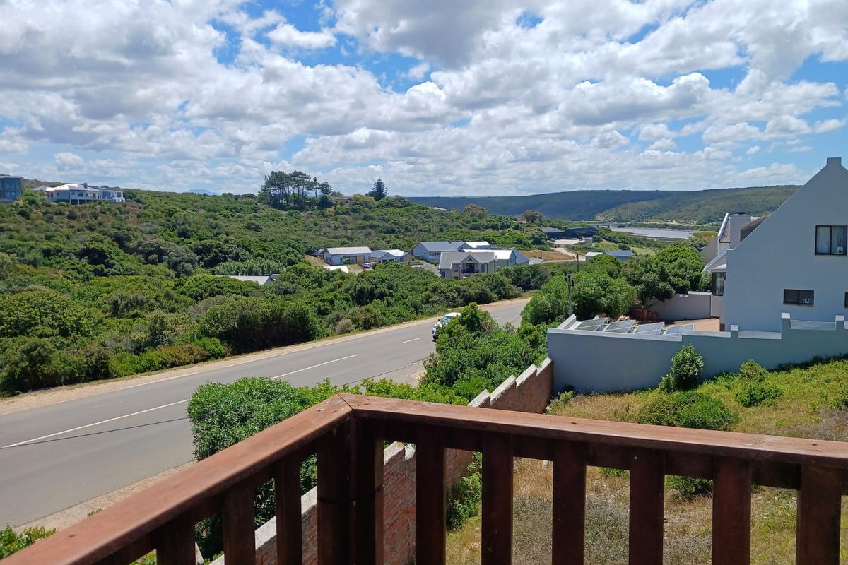 Spacious 5 Bedroom Gem! - Photo 2