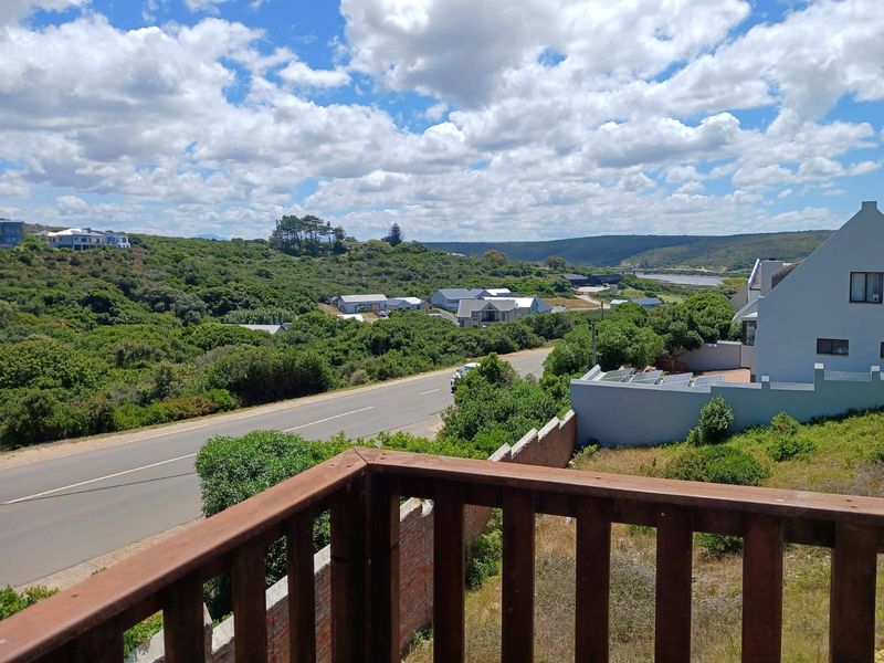 Spacious 5 Bedroom Gem! - Photo 2