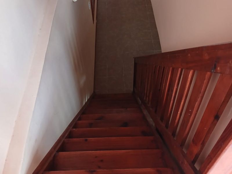 Spacious 5 Bedroom Gem! - Photo 9