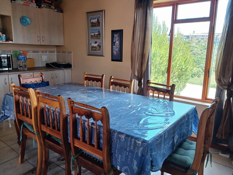 Spacious 5 Bedroom Gem! - Photo 8