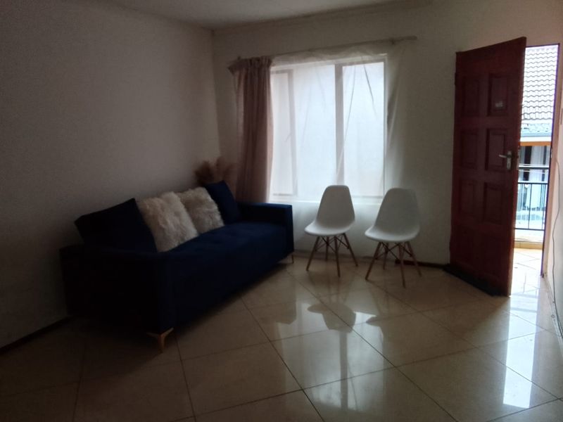 Neat Bachelor unit on 1st floor - Photo 4