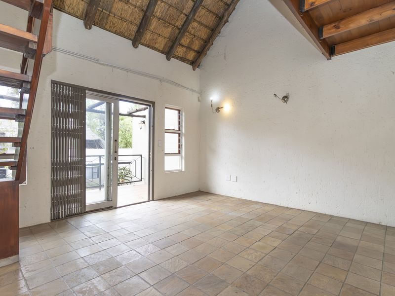 A MODERN 2 BED APARTMENT IN SHARONLEA with the perfect blend of Cozy & Style !! - Photo 5