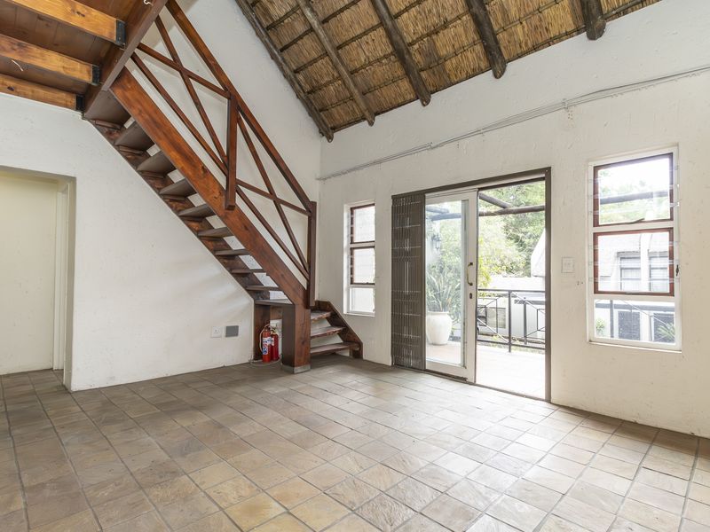 A MODERN 2 BED APARTMENT IN SHARONLEA with the perfect blend of Cozy & Style !! - Photo 6