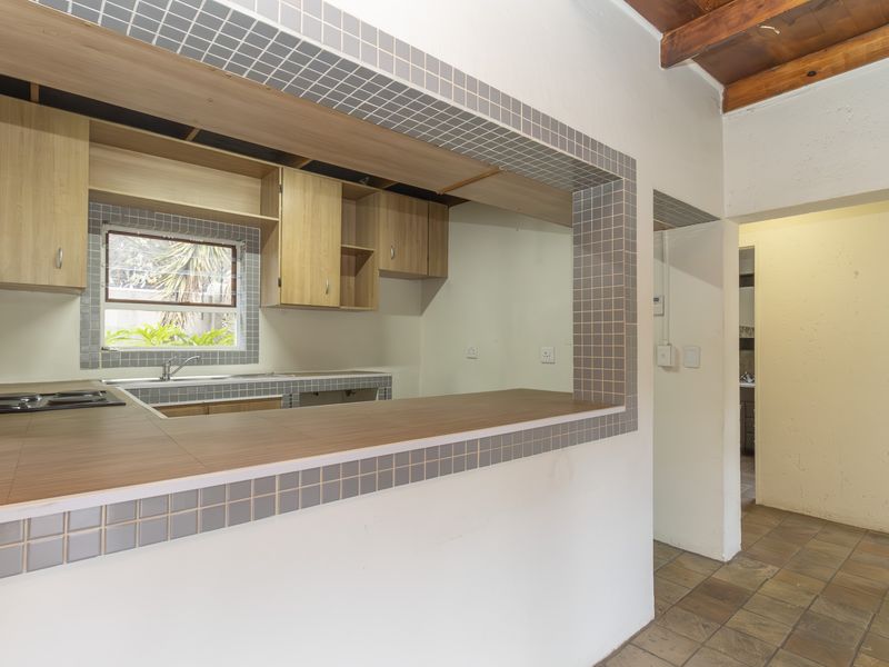 A MODERN 2 BED APARTMENT IN SHARONLEA with the perfect blend of Cozy & Style !! - Photo 3