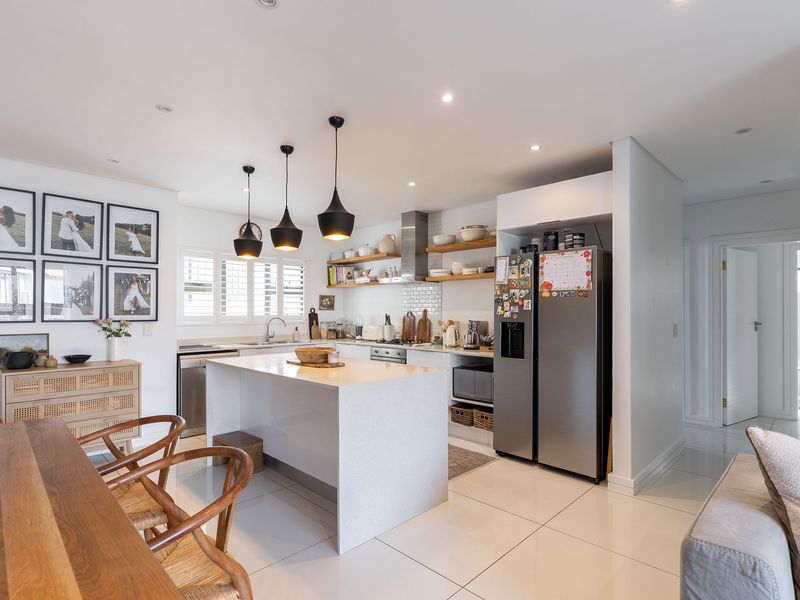 The quintessence of finesse features and affordable estate living! - Photo 5