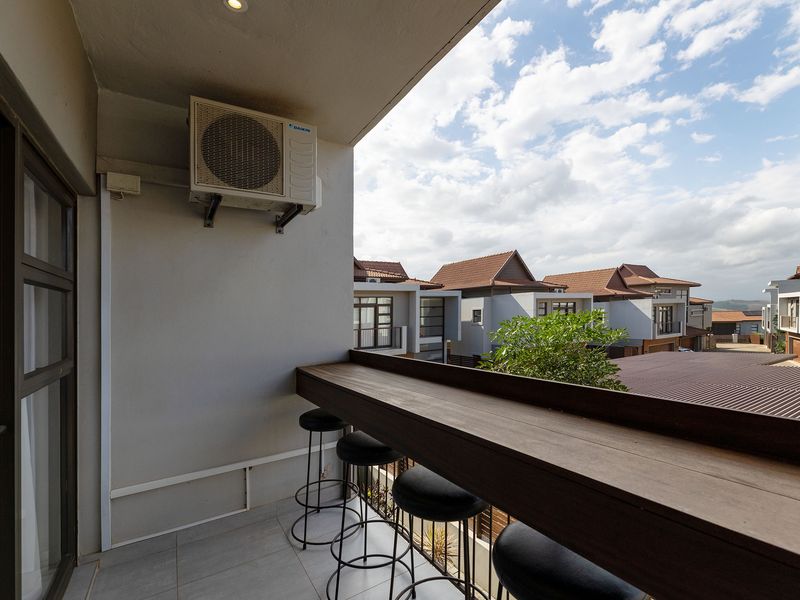 The quintessence of finesse features and affordable estate living! - Photo 7