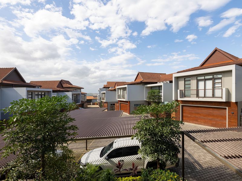 The quintessence of finesse features and affordable estate living! - Photo 8