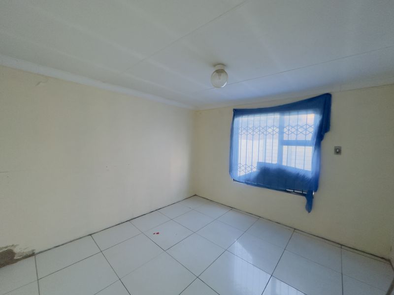 Renovated Family Home in Brenthurst - Photo 9