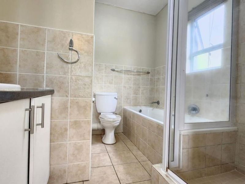 Spacious 3bedroom Stylish Ground-Floor Apartment! - Photo 8