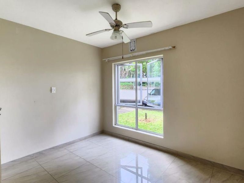 Spacious 3bedroom Stylish Ground-Floor Apartment! - Photo 9