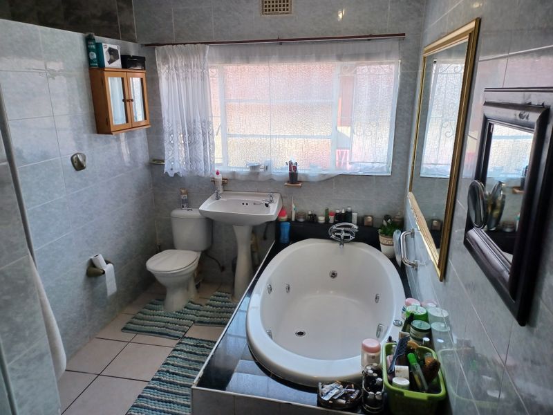 Newly renovated 4 bedroom home for sale in Lennoxton - Photo 6