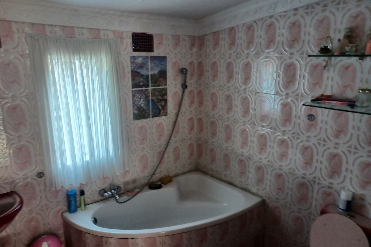 Newly renovated 4 bedroom home for sale in Lennoxton - Photo 5