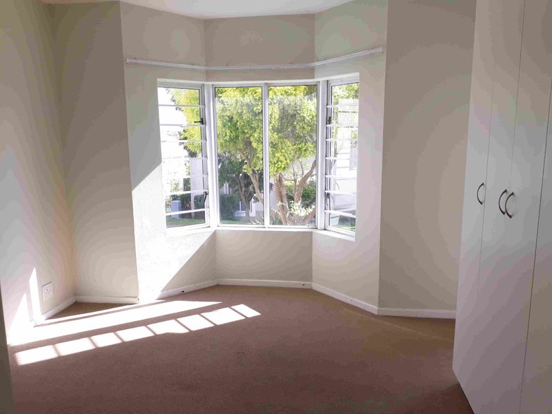 Beacon Bay - Lock up and go unit in Coralwood - Photo 5